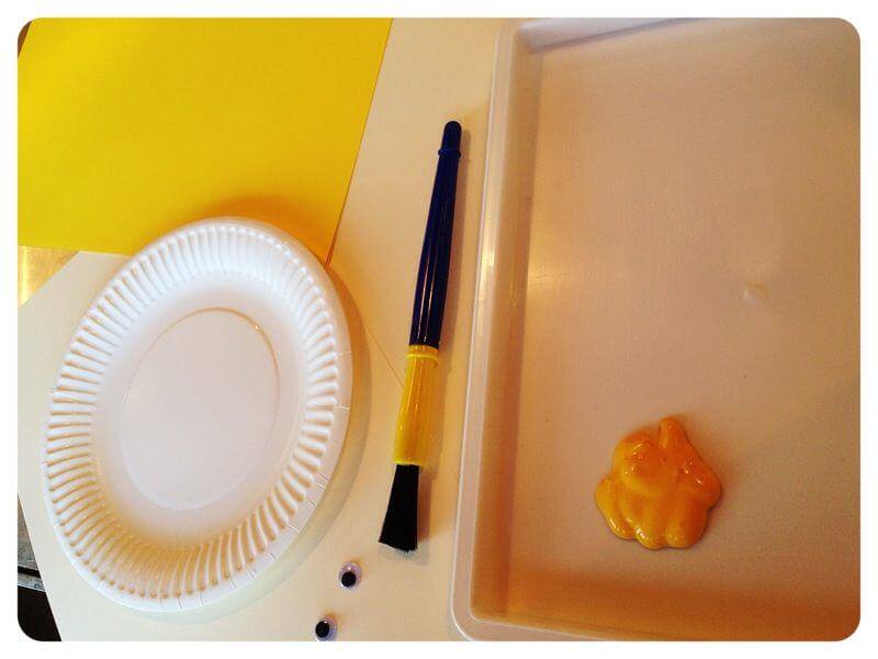 Paper plate chick on #daysoutwithkids blog