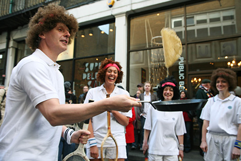 Spitalfields-Pancake-Race on #Daysoutwithkids