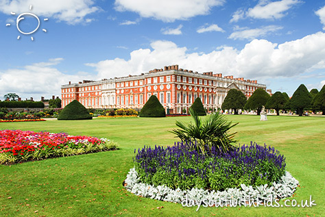 bigstock-Hampton-Court-palace-on-a-sunn-109641728