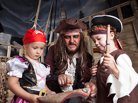 Toddler-Tours,-Pirate's-Quest,-Newquay,-Cornwall