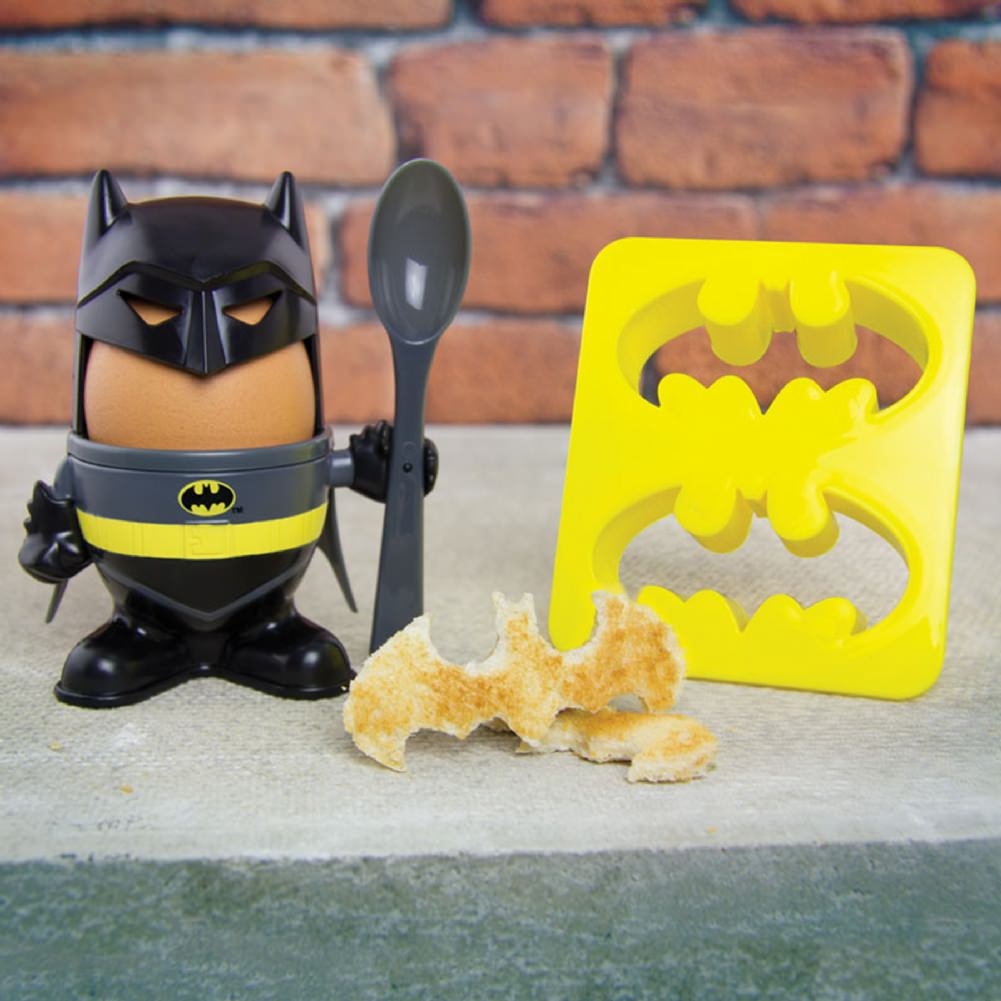 boy-9-batman_egg_cup_lifestyle_curb_1800x1800