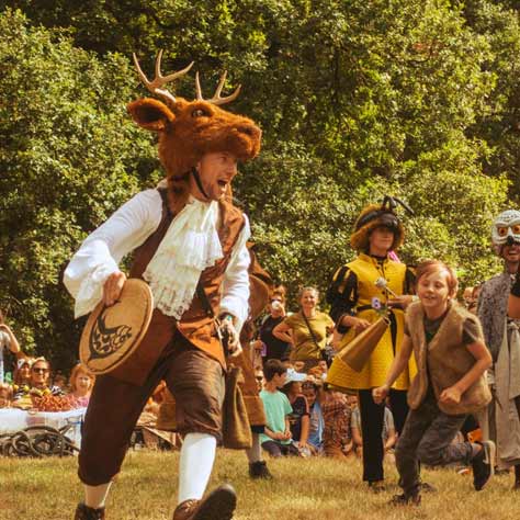 people running at a family festivals